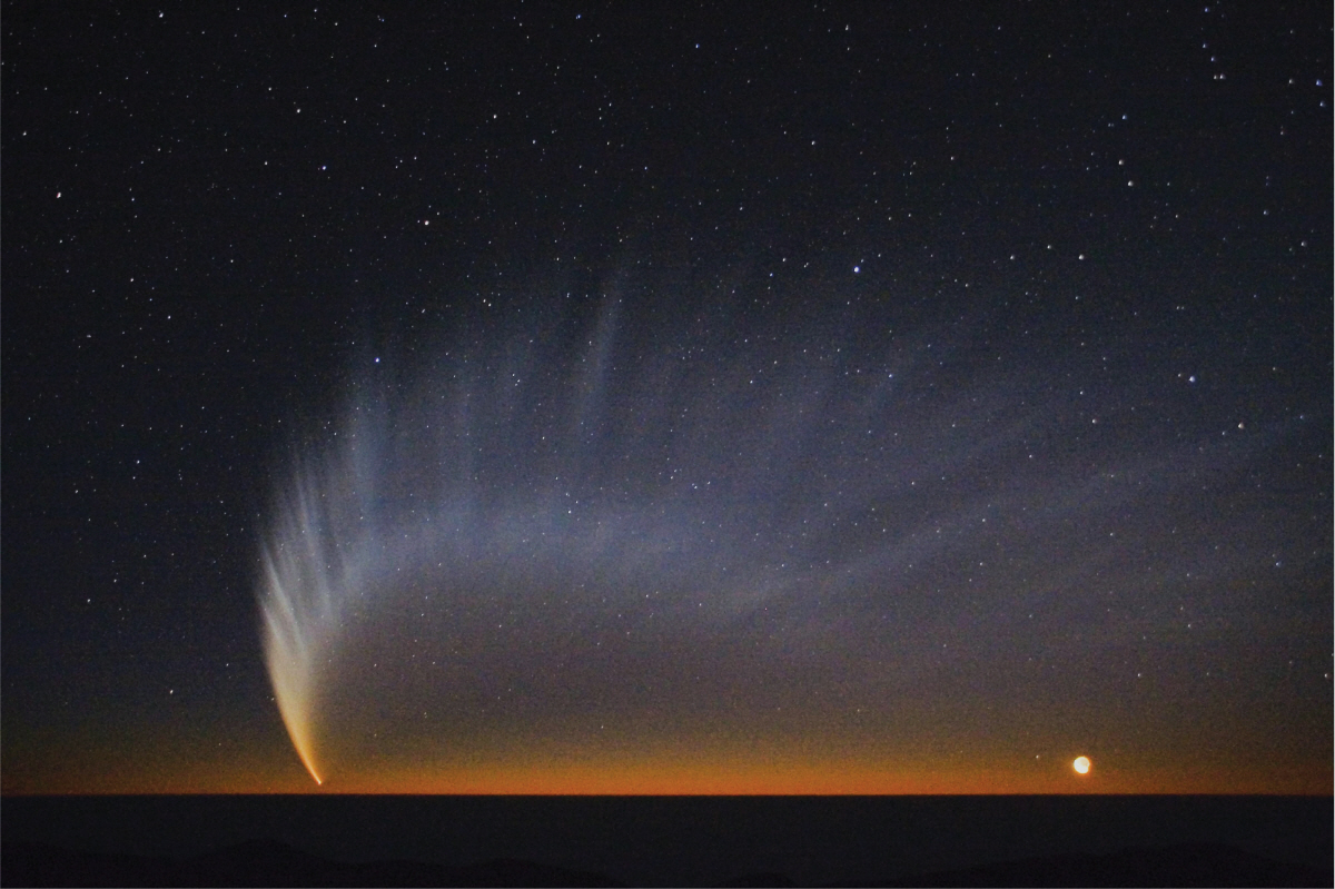 혜성 밤하늘